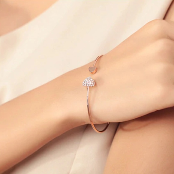 Jewelry - 4 for $20 Double Heart Zirconia Bracelet